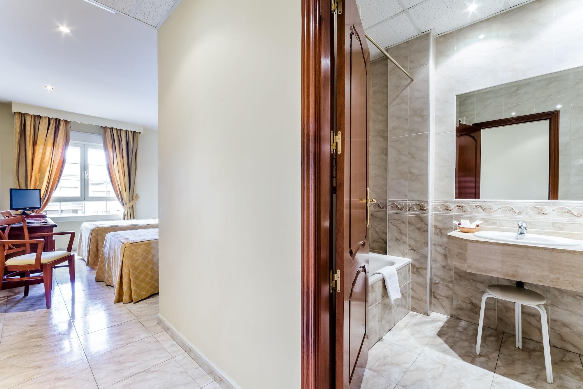 Roma Aurea Hotel ตาลาเวรา เดลา เรย์นา ภายนอก รูปภาพ