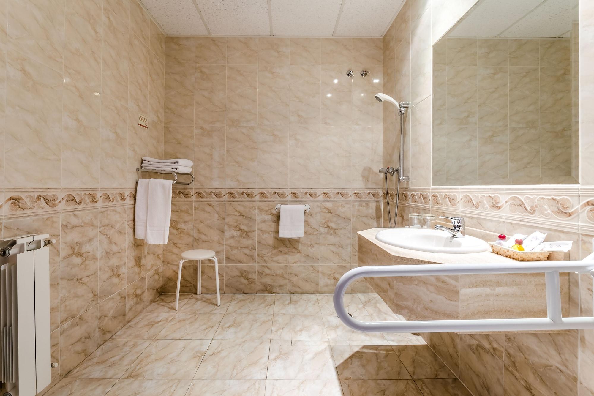 Roma Aurea Hotel ตาลาเวรา เดลา เรย์นา ภายนอก รูปภาพ