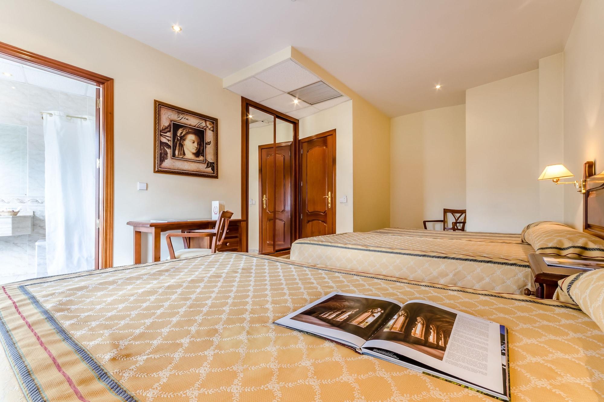 Roma Aurea Hotel ตาลาเวรา เดลา เรย์นา ภายนอก รูปภาพ