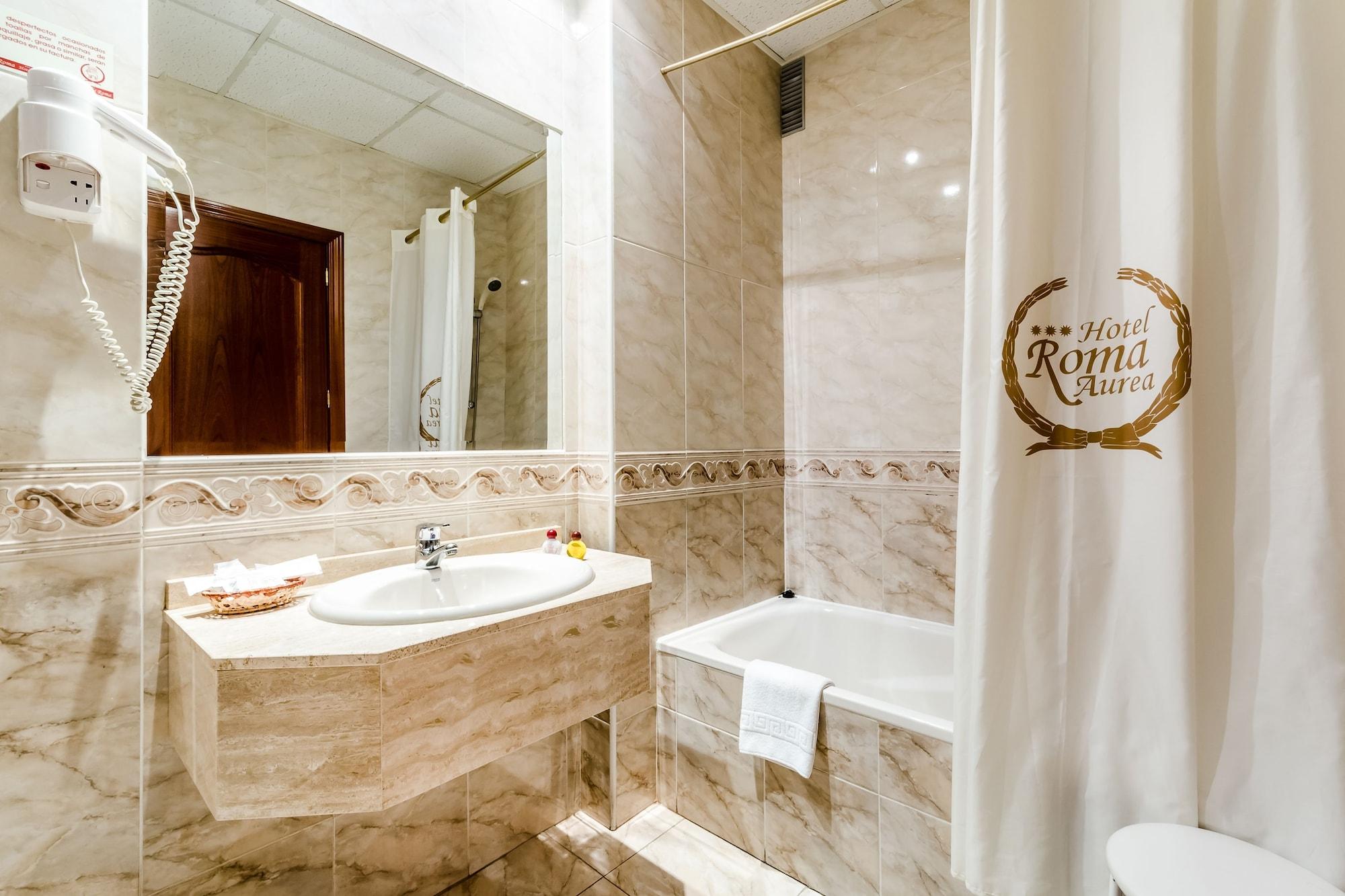 Roma Aurea Hotel ตาลาเวรา เดลา เรย์นา ภายนอก รูปภาพ