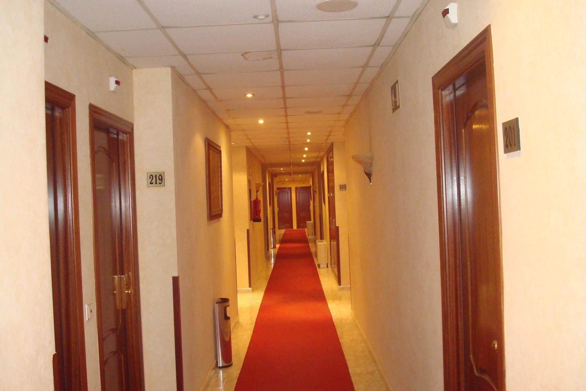 Roma Aurea Hotel ตาลาเวรา เดลา เรย์นา ภายนอก รูปภาพ