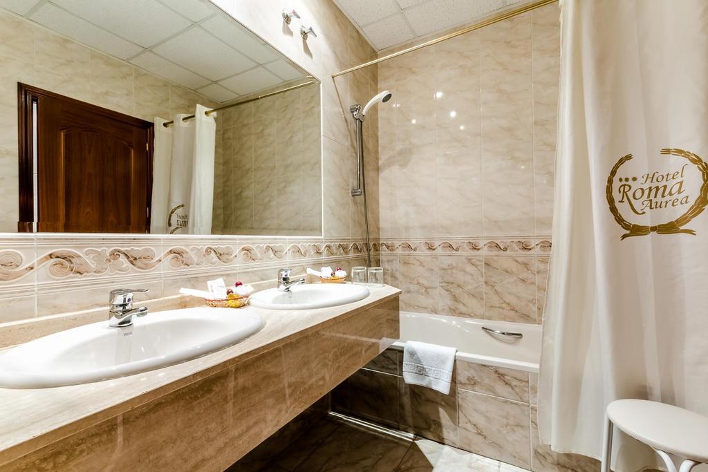 Roma Aurea Hotel ตาลาเวรา เดลา เรย์นา ภายนอก รูปภาพ