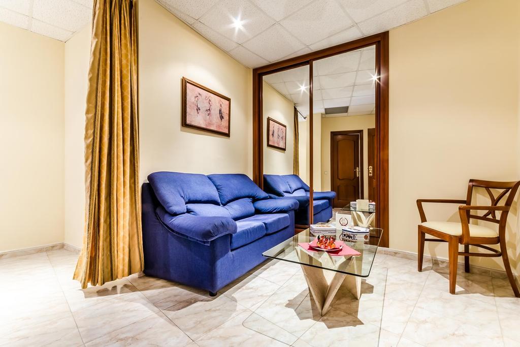 Roma Aurea Hotel ตาลาเวรา เดลา เรย์นา ภายนอก รูปภาพ